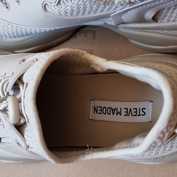 Steve Madden beige shoes - Picture 3 of 6